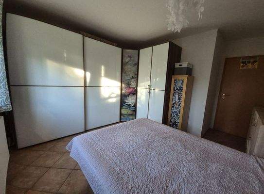 1. Schlafzimmer unten