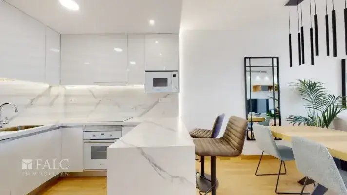 Moderne, offene Küche