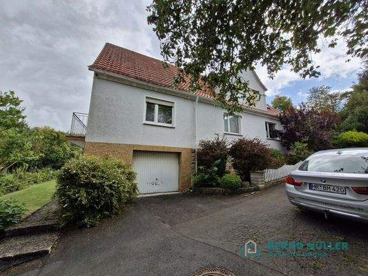 Haus mit Garage im Keller