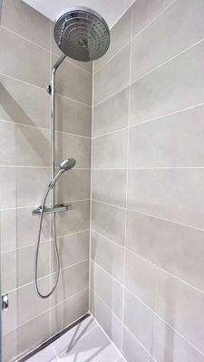 Groß (Detail Duschbad)