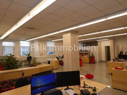 große offene Hauptfläche - teilbar