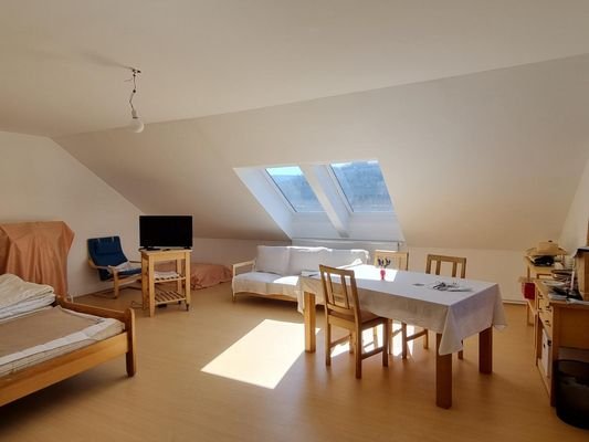 Zimmer 1, DG