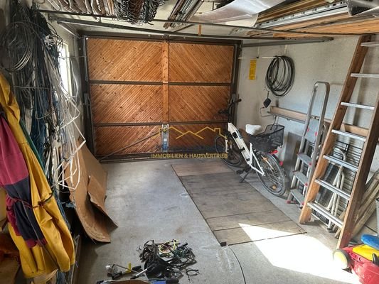 Garage mit Grube
