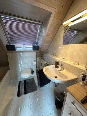 Blick ins Bad DG rechts