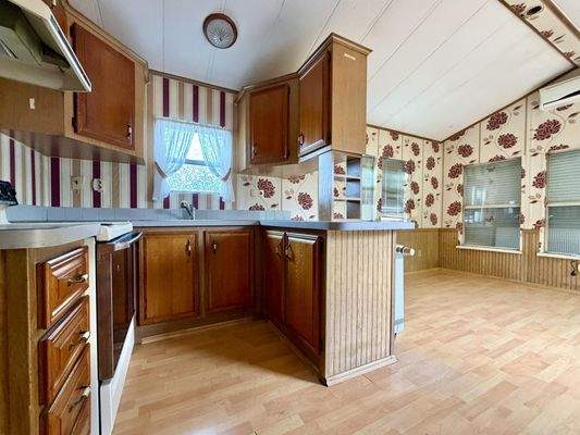 Wohnbereich mit Küche im Fertighaus