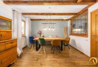 Wohnen & Essen Haus links