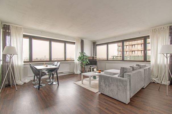 Panoramafenster- bei schönem Wetter ein traumhafter Weitblick.jpg