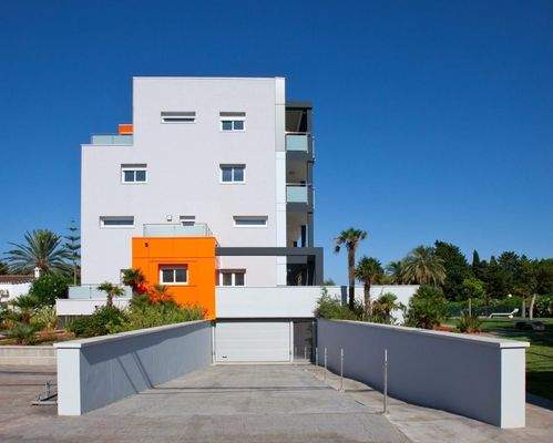 Bovetes Sol modern housing complex.jpg