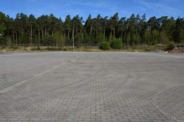 Befestigte Freifläche