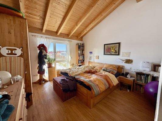 Wohnhaus OG: Schlafzimmer