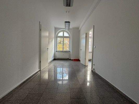 Büroraum 2 (Durchgangszimmer)