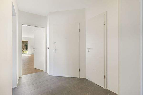 Flur mit Blick ins Wohnzimmer