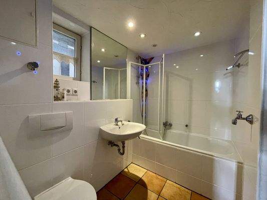 Bad (Fremdenzimmer EG)