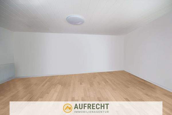 Wohn- und Essbereich OG links