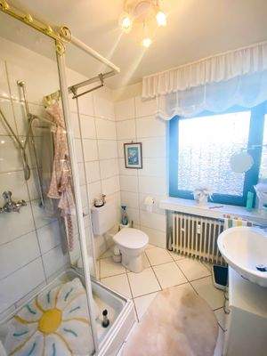 Duschbad zur Erdgeschosswohnung...!!