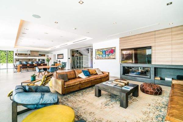 Villa in Nueva Andalucia