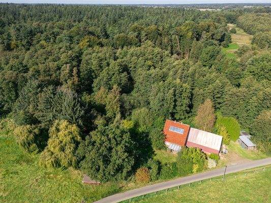 Luftbild mit Grundstück und Umgebung 