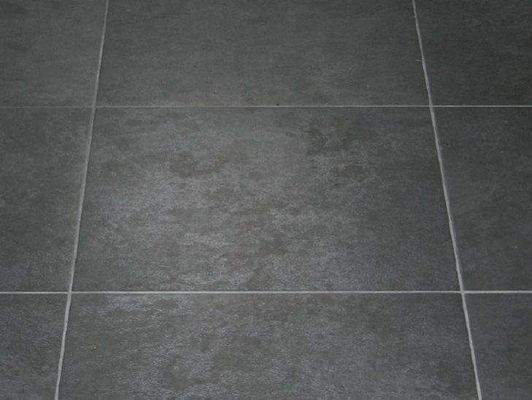 10_Hochwertige Bodenfliesen.jpg