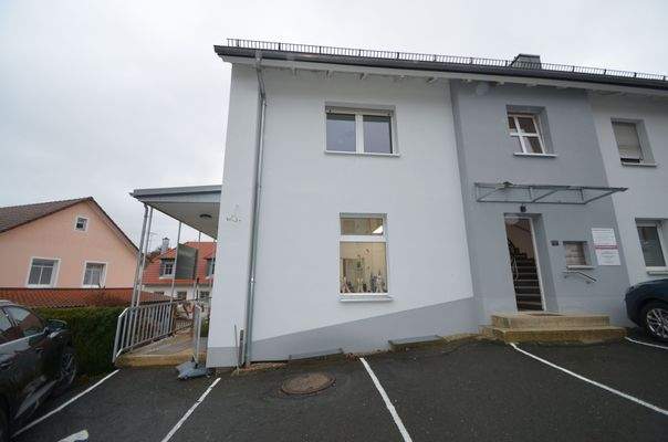 Parkplätze direkt davor