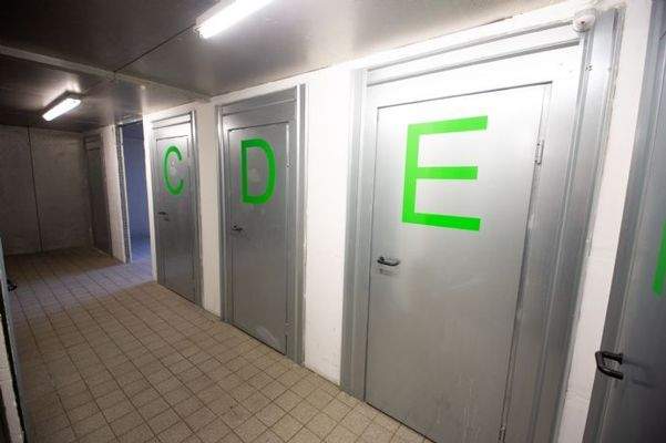 Kleinlager zu je ca 10 m2 bis 125 m2 im Zugang