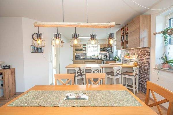 Wohn-/Essbereich mit offener Küche