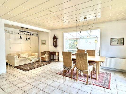 Großzügiges Essbereich