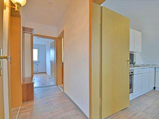 Über den Flur erreichen Sie...