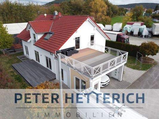 Seitenansicht mit Terrassen