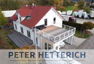 Seitenansicht mit Terrassen