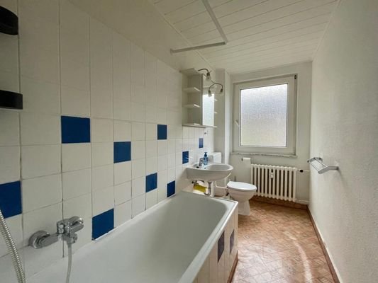 Wannenbad mit Tageslicht