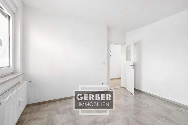 10  Schlafzimmer leer