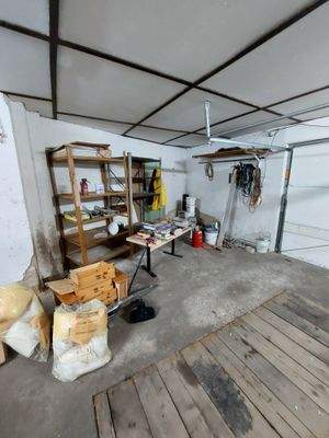 007 - Garage von innnen