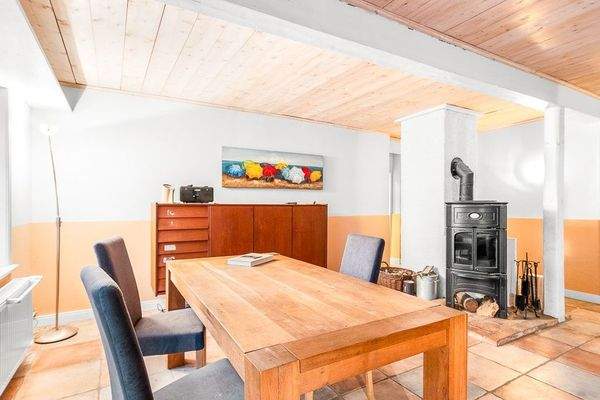 Essbereich mit Kaminofen