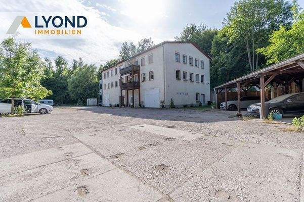 Außenansicht und Hof