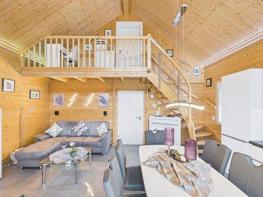 CAM03784G0-PR0102-STILL030