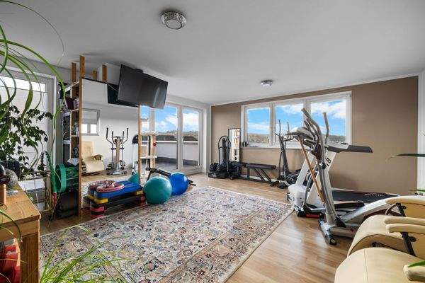 Fitnessraum DG mit Dachterrasse