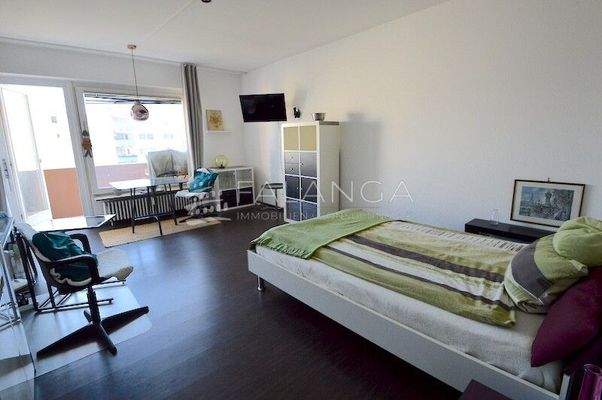 Wohn- und Schlafzimmer