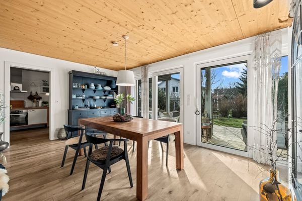 Esszimmer + Ausgang große Terrasse