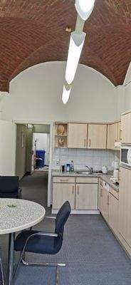 Küche mit Einbauküche