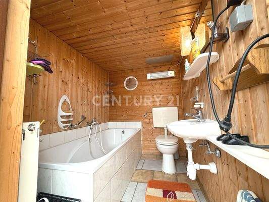 Weiteres Bad im UG - Hier bietet sich eine Sauna an