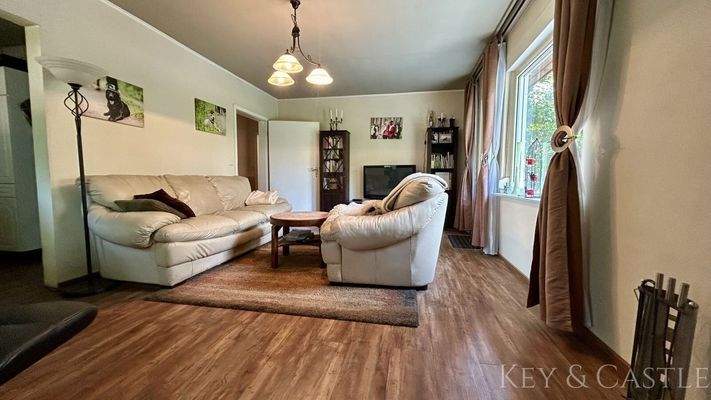 Wohnzimmer mit Kamin 