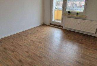 Wohnzimmer mit Balkon