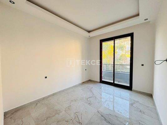 City-View Flats for Sale with a Communal Pool in Alanya Antalya