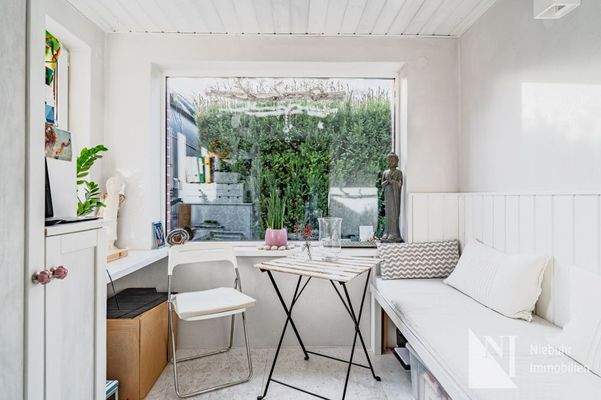 Gemütliches Arbeitszimmer 