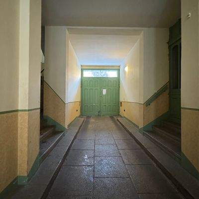 Hauseingang mit Treppen