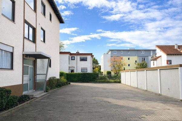 Großzügiger Innenhof