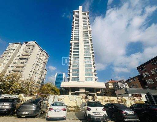 Apartments in a Secure Complex with Sea View in Ataşehir