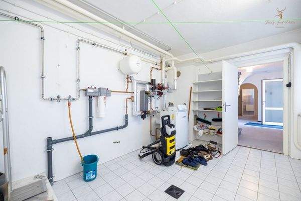 Technikraum mit Gasbrenner aus 2019