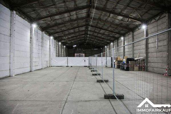 Blick in die Lagerhalle