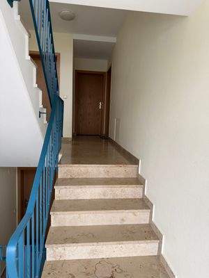 Treppenhaus Wohnung rechts 2.jpeg